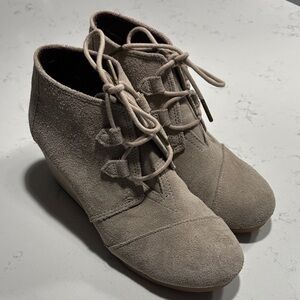 Women's TOMS Suede Ankle Boots (8.5)